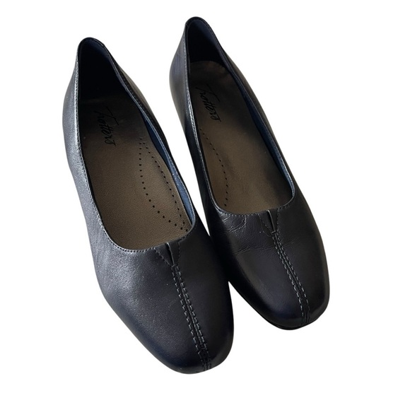 Trotters Women's Doris Pump navy size 6 - Picture 2 of 11